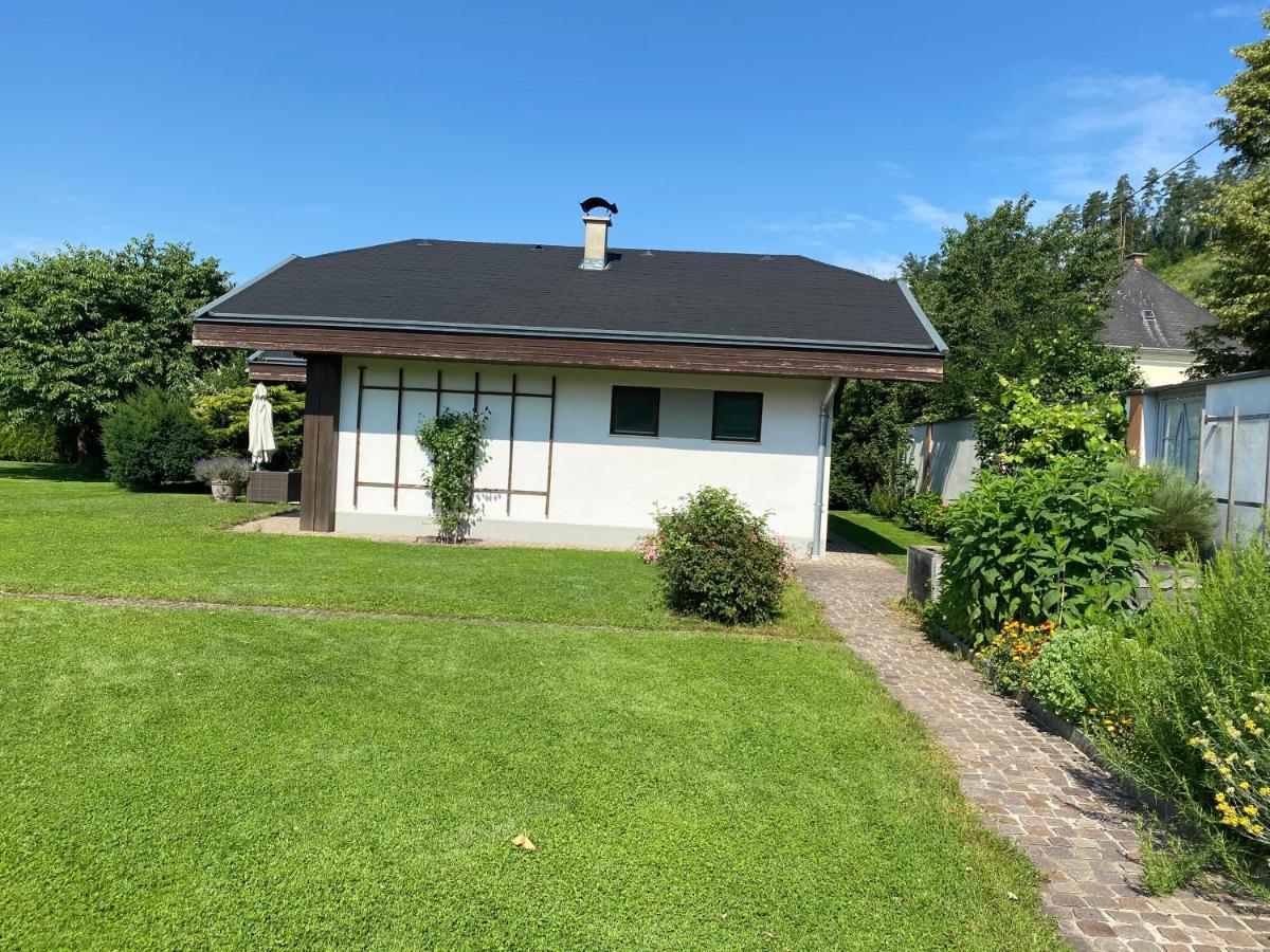 V Gemuetliches Gartenhaus Sankt Michael ob Bleiburg Luaran gambar