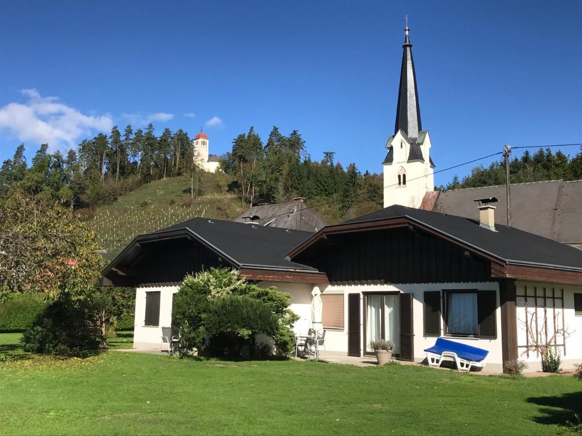 V Gemuetliches Gartenhaus Sankt Michael ob Bleiburg Luaran gambar