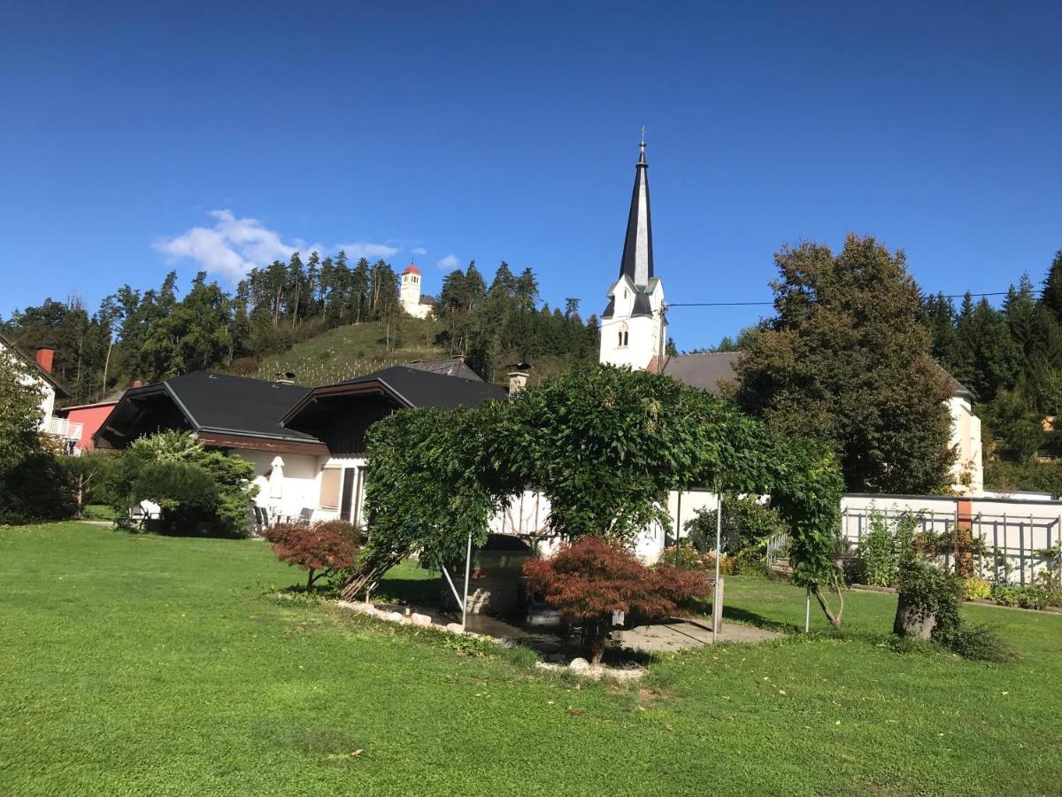 V Gemuetliches Gartenhaus Sankt Michael ob Bleiburg Luaran gambar